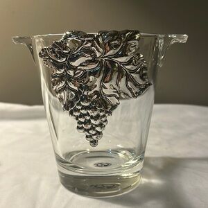 Elegant Arthur Court Grape round smooth wine 🍷 cooler